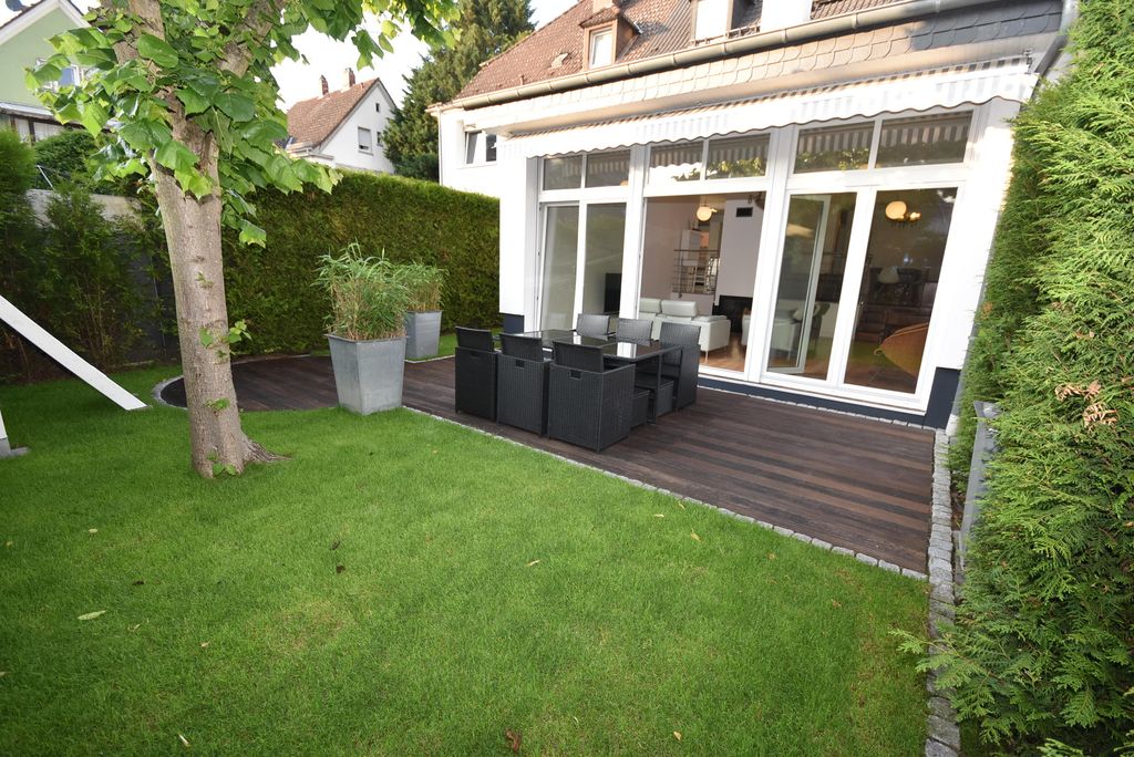 "Haus in Haus" für den gehobenen Anspruch: 5-ZW +Garten+Terrasse+Garage